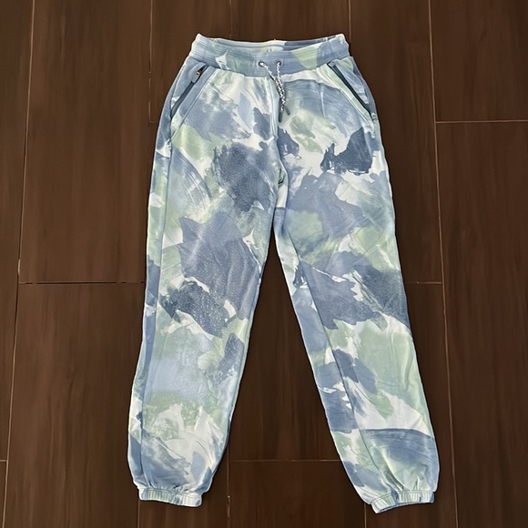 Athleta Girl Matching Jogger Sweatsuit in Chroma Sea Fog Blue - Picture 8 of 14